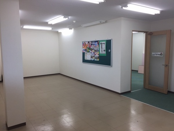 綾瀬教室（待合スペース）.JPG