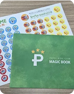 MAGIC BOOKとシールの写真